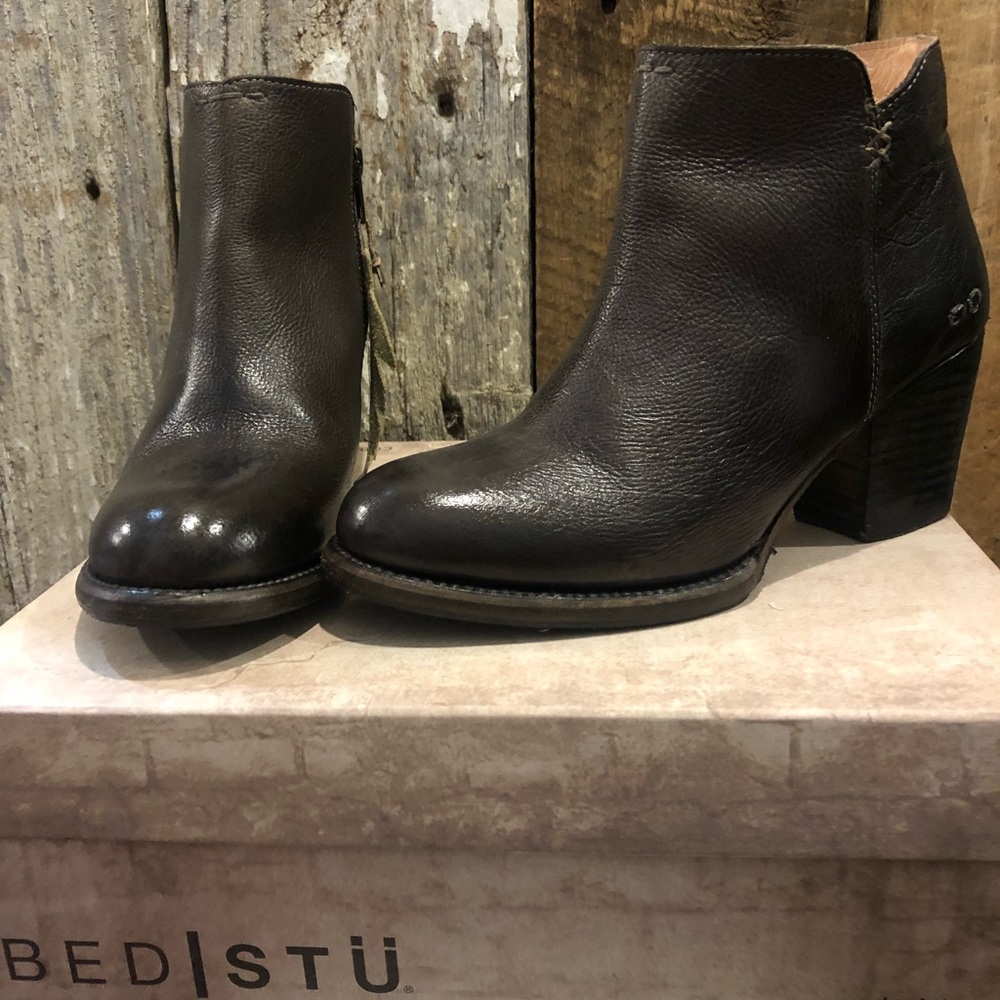 BedStu Yell booties